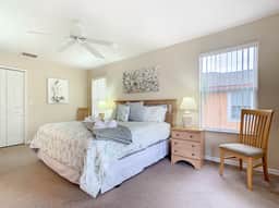 Family Getaway: 4BR Townhome by Old Town - Image 3