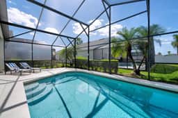 Cumbrian Dream: 4 Bedroom Pool Home near Disney - Image 2