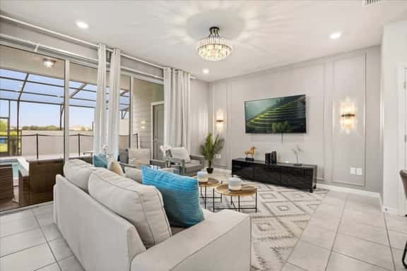Solterra Sunshine: 5BR Townhome w/Pool Near Disney - Image 1