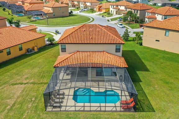 Family Oasis Near Disney - Pool & Resort Access - Image 1