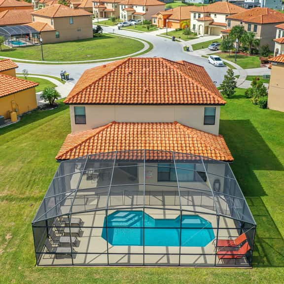 Family Oasis Near Disney - Pool & Resort Access - Image 1