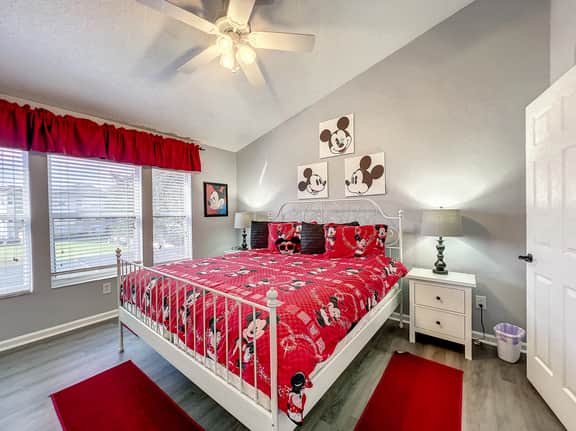 Mickey's Play House: Family Fun & Comfort - Image 2