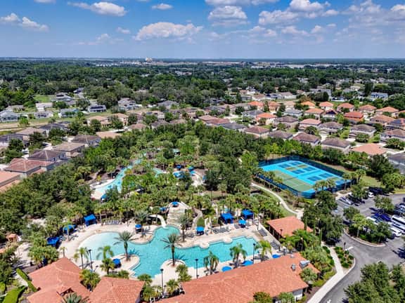 Spacious 5-Bedroom Resort Pool Home with Lake View - Image 4
