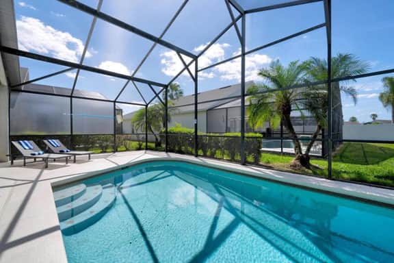 Cumbrian Dream: 4 Bedroom Pool Home near Disney - Image 2