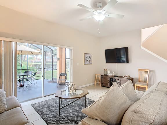 Family Getaway: 4BR Townhome by Old Town - Image 1