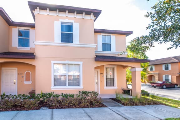 Spacious Regal Oaks Retreat - Steps to the Pool - Image 1