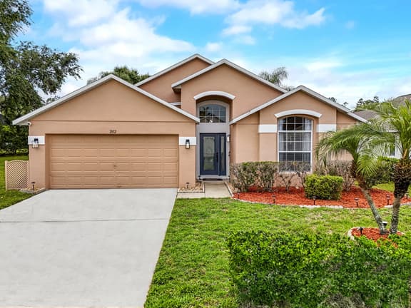 Oak Island Gem Cozy 4BR Pool Home Near Disney - Image 1