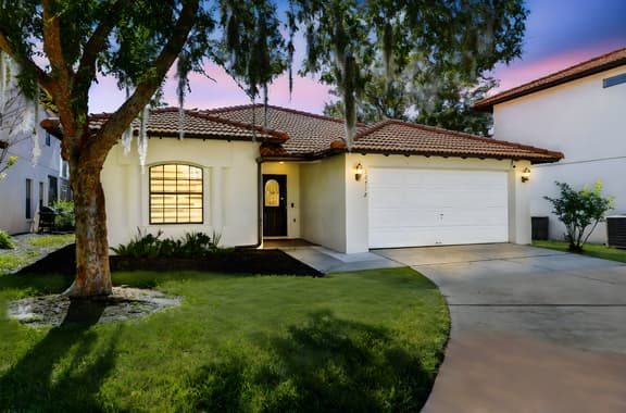 Modern 4BR South Facing Pool Home Near Disney - Image 1