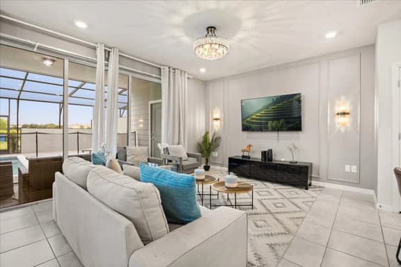 Solterra Sunshine: 5BR Townhome w/Pool Near Disney - Image 1